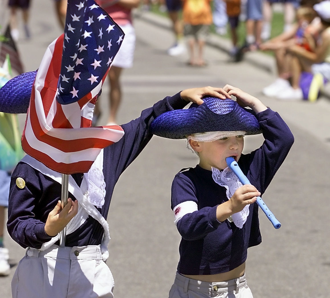 Riverfest 2000: Kids parade